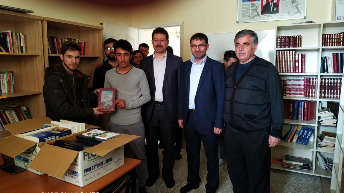 Konya İnsan Mektebi ''Kardeş Kütüphane'' Projesi