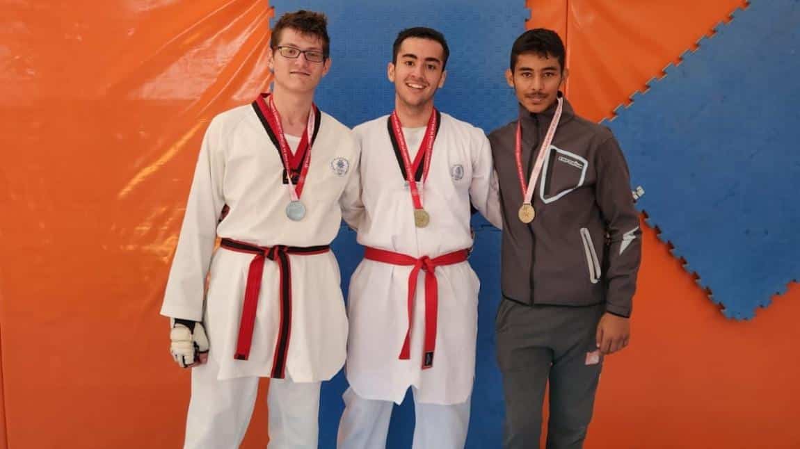  Öğrencimiz Yunus Emre Terkanlı  Konya Okullar Arasi Taekwando Kyorugi Şampiyonasında 1. Olmuştur.